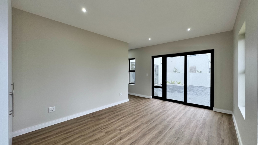 4 Bedroom Property for Sale in Croydon Gardens Estate Western Cape